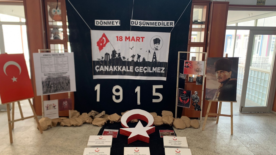 18 Mart Şehitleri Anma Günü ve Çanakkale Zaferi'nin 108. Yılı Kutlama Programımızı Yaptık